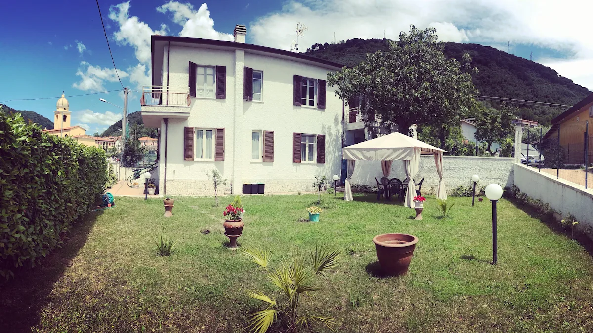 Casa Famiglia La Ninfea Case Di Riposo - Massa