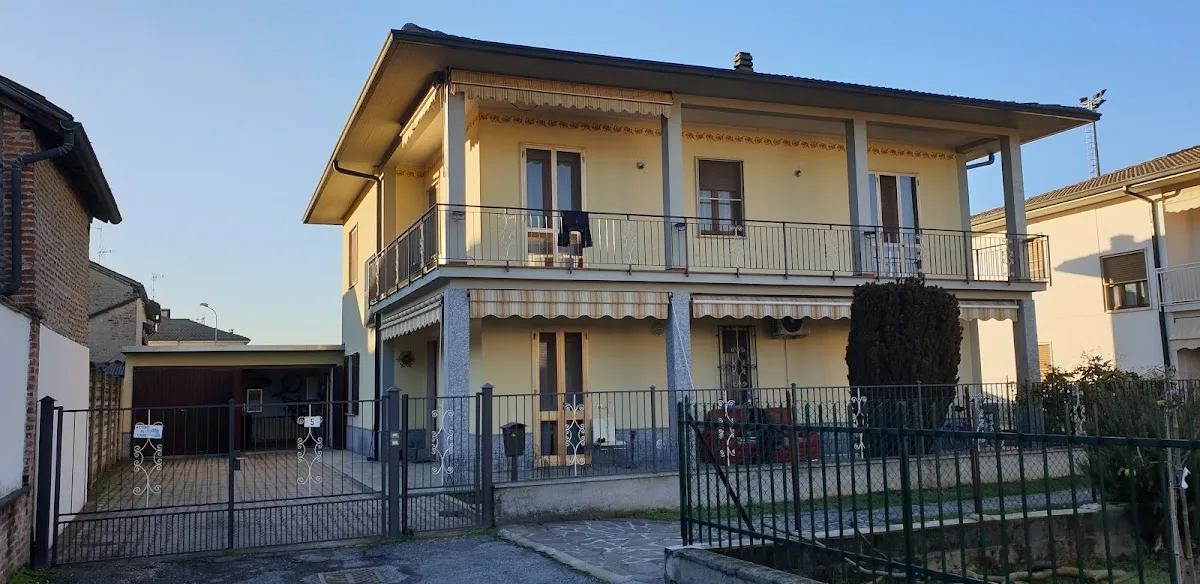 Casa Famiglia Per Anziani Da Bruno E Tina - Cava Manara