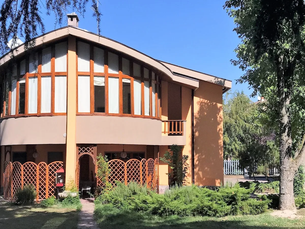 Casa Famiglia Villa Park Lisola Che Non Ce - Broni