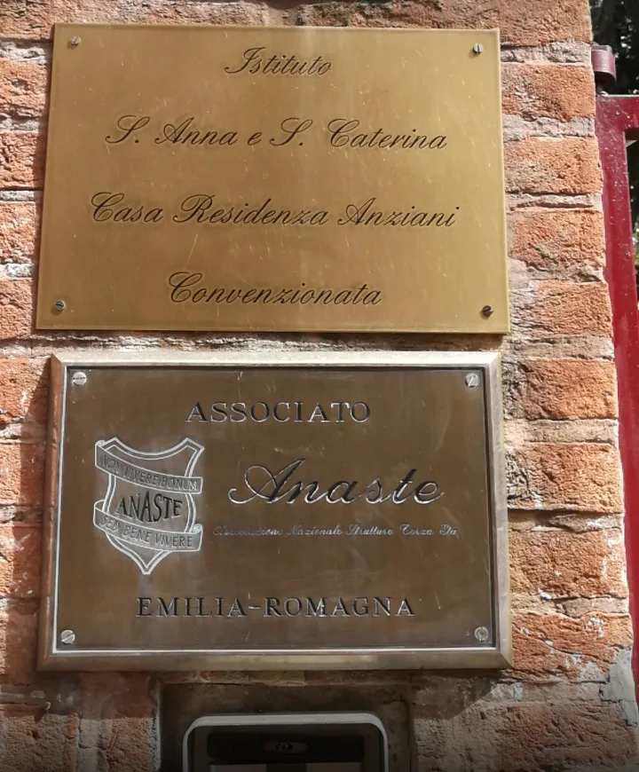 Rest Home Institute Of St. Anne And S. Caterina - Bologna